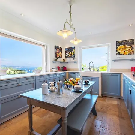 Blue Med * Saint-Tropez